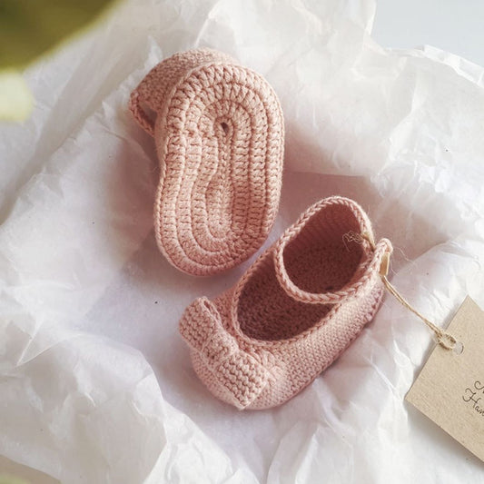 Baby booties crochet New mom gift Newborn gift Baby girl gift Mommy to be Newborn baby gift girl Baby girl gift ideas